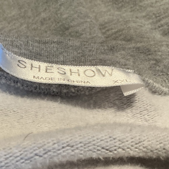 Women’s Gray Crewneck Sweat shirt with Bold Print size XXL - Picture 4 of 5